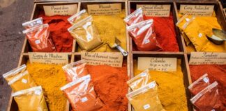 ostre przyprawy, zalety ostrych przypraw, czemu warto jeść ostre dania, ostre dania, ostra papryka, papryka chili, właściwości ostrych przypraw, korzyści z ostrych dań, pikatne rzeczy a zdrowie,