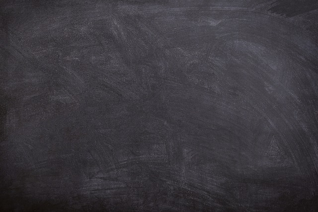 Czym różni się szkolenie ogólne od instruktażu stanowiskowego? Czym różni się szkolenie ogólne od instruktażu stanowiskowego?