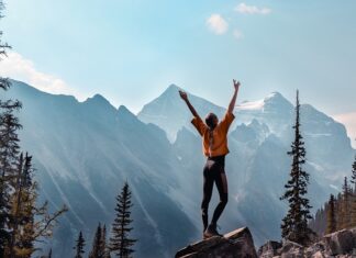 Kto opracowuje program instruktażu stanowiskowego?