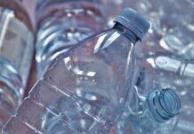 Jak wyczyścić plastikowe deski do krojenia? Jak wyczyścić plastikowe deski do krojenia?